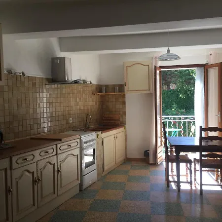 Plein Sud : Jolie Maison Dans Village Pittoresque De L'herault.