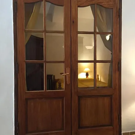 Tatil Evi Plein Sud : Jolie Maison Dans Village Pittoresque De L'herault. *
